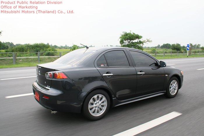 Test drive Mitsubishi Lancer EX 2011