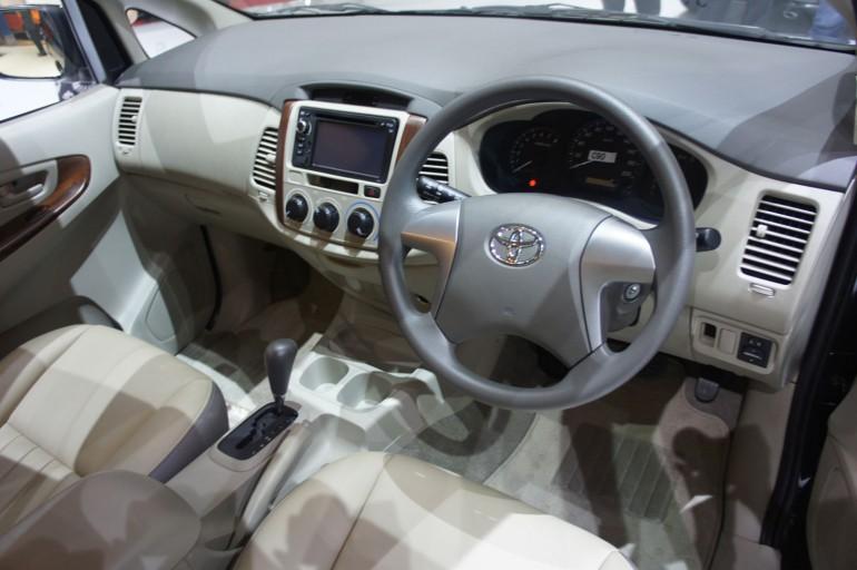 2012 Toyota innova