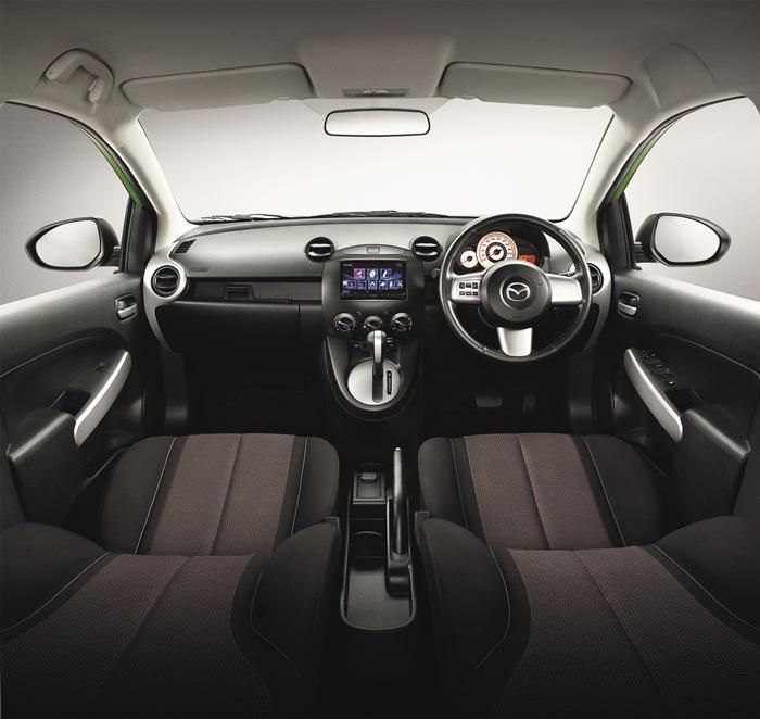 Mazda 2 2011