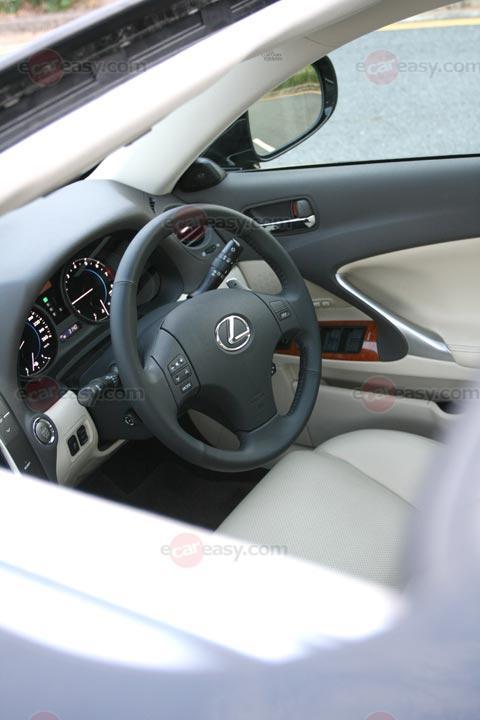 Lexus IS 250 VS Benz C230 Avantgarde 