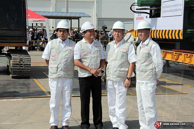 ทุบรถน้ำท่วม Honda 