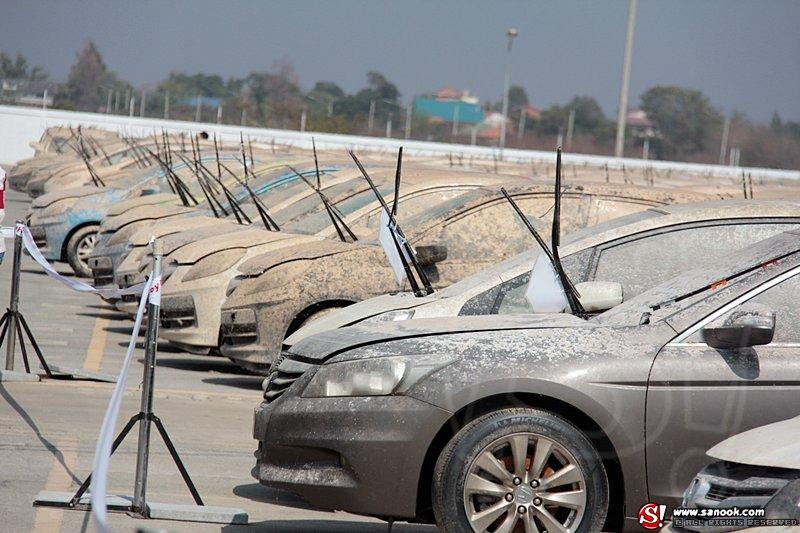 ทุบรถน้ำท่วม Honda 