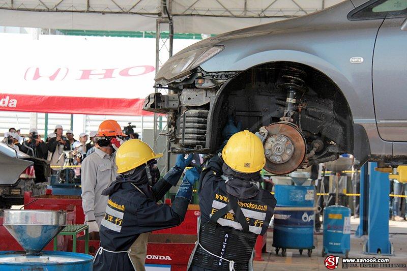 Honda ทุบรถน้ำท่วม