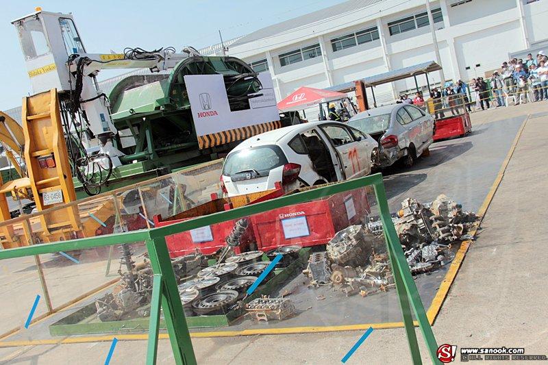 Honda ทุบรถน้ำท่วม