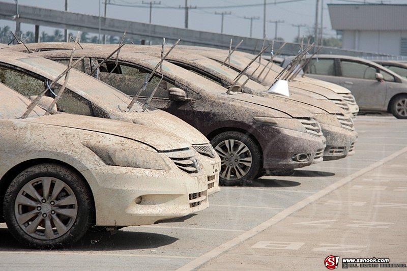 Honda ทุบรถน้ำท่วม