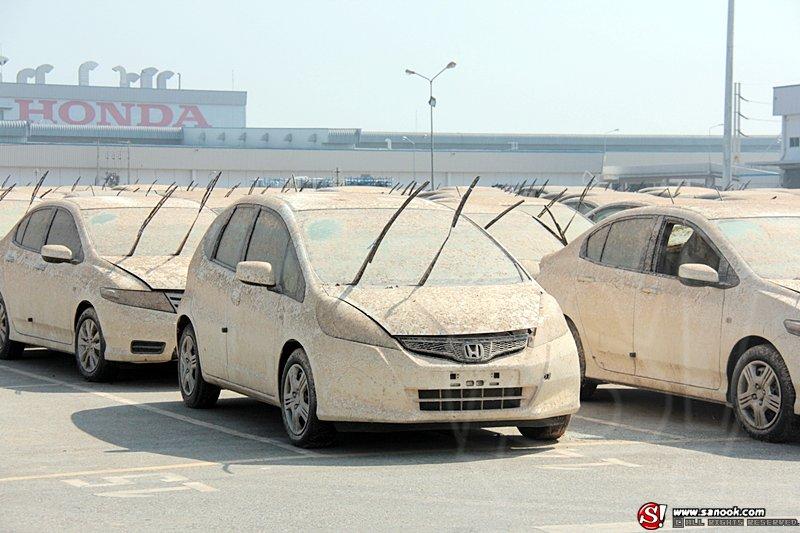 Honda ทุบรถน้ำท่วม