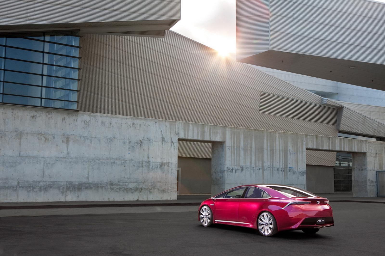 Toyota NS4 -Plug in Hybrid