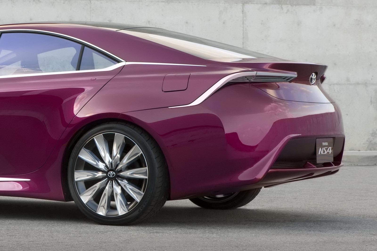 Toyota NS4 -Plug in Hybrid