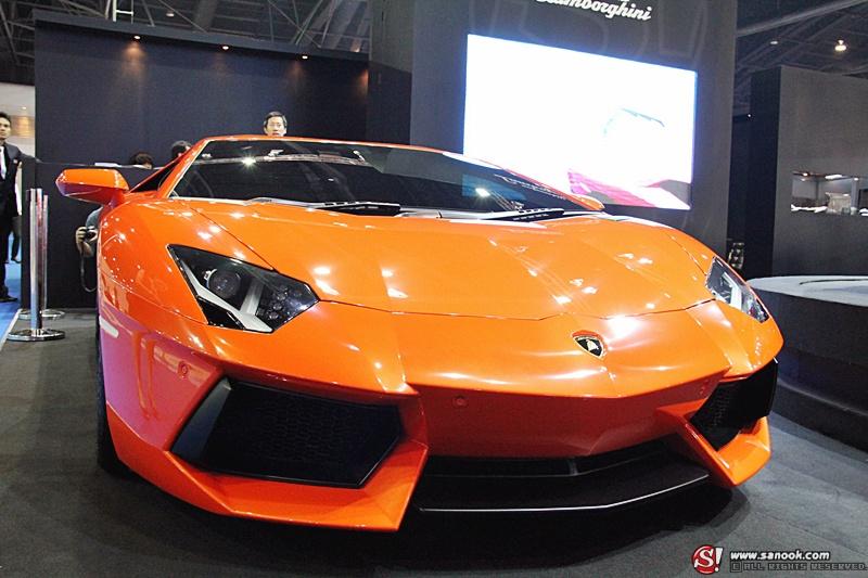 อันดับที่ 2 Lamborghini Aventador LP700-4
