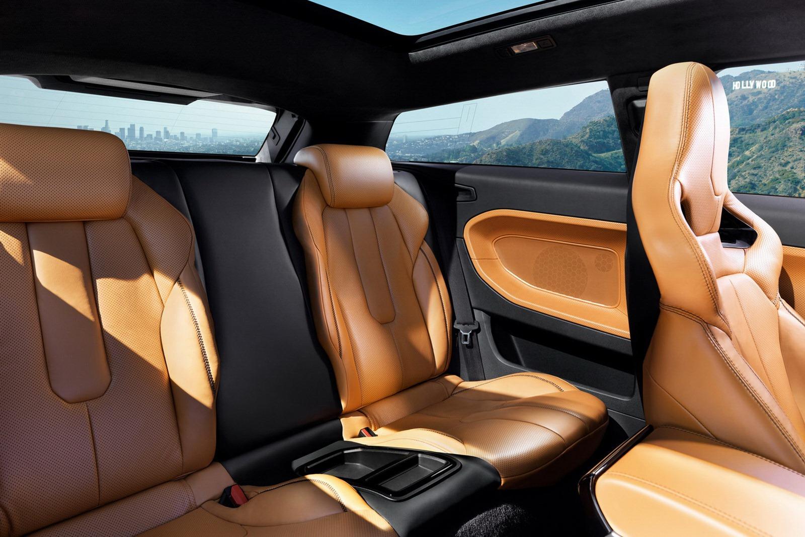 Victoria beckham range rover evoque online