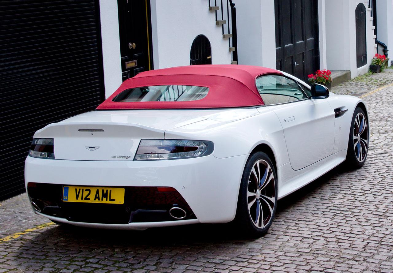 Aston martin V12 Vantage Roadster
