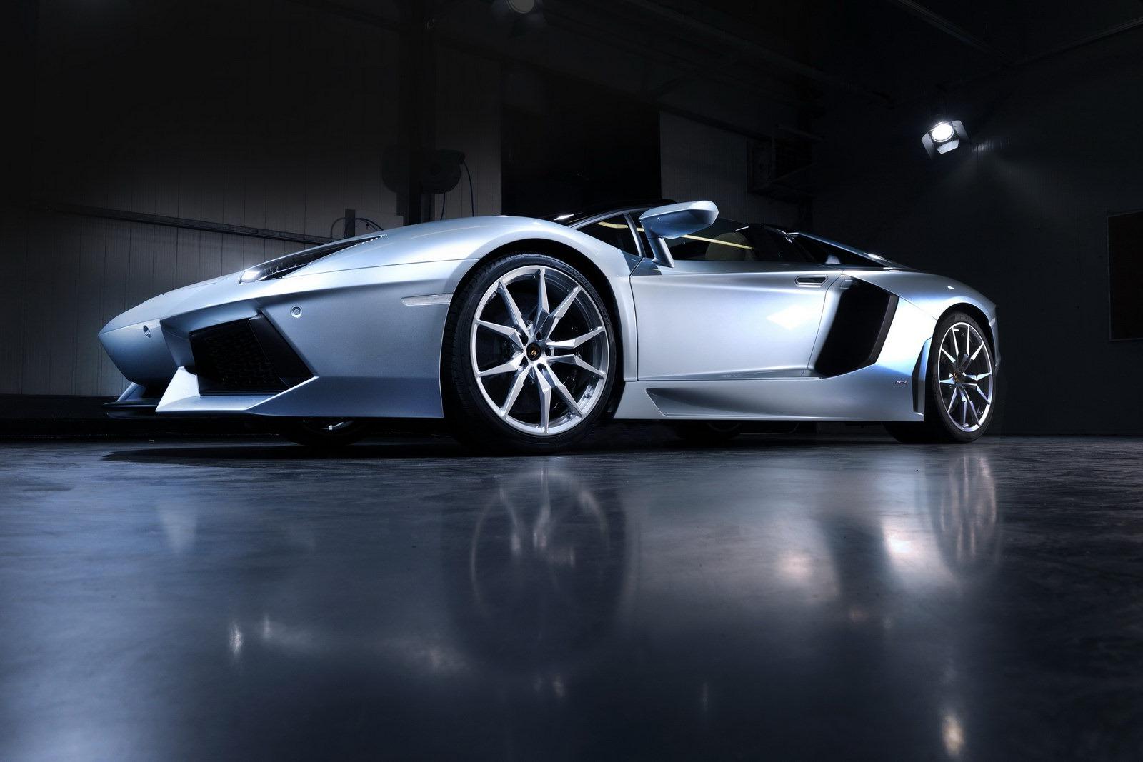 Lamborghini Aventador LP700-4 Roadster
