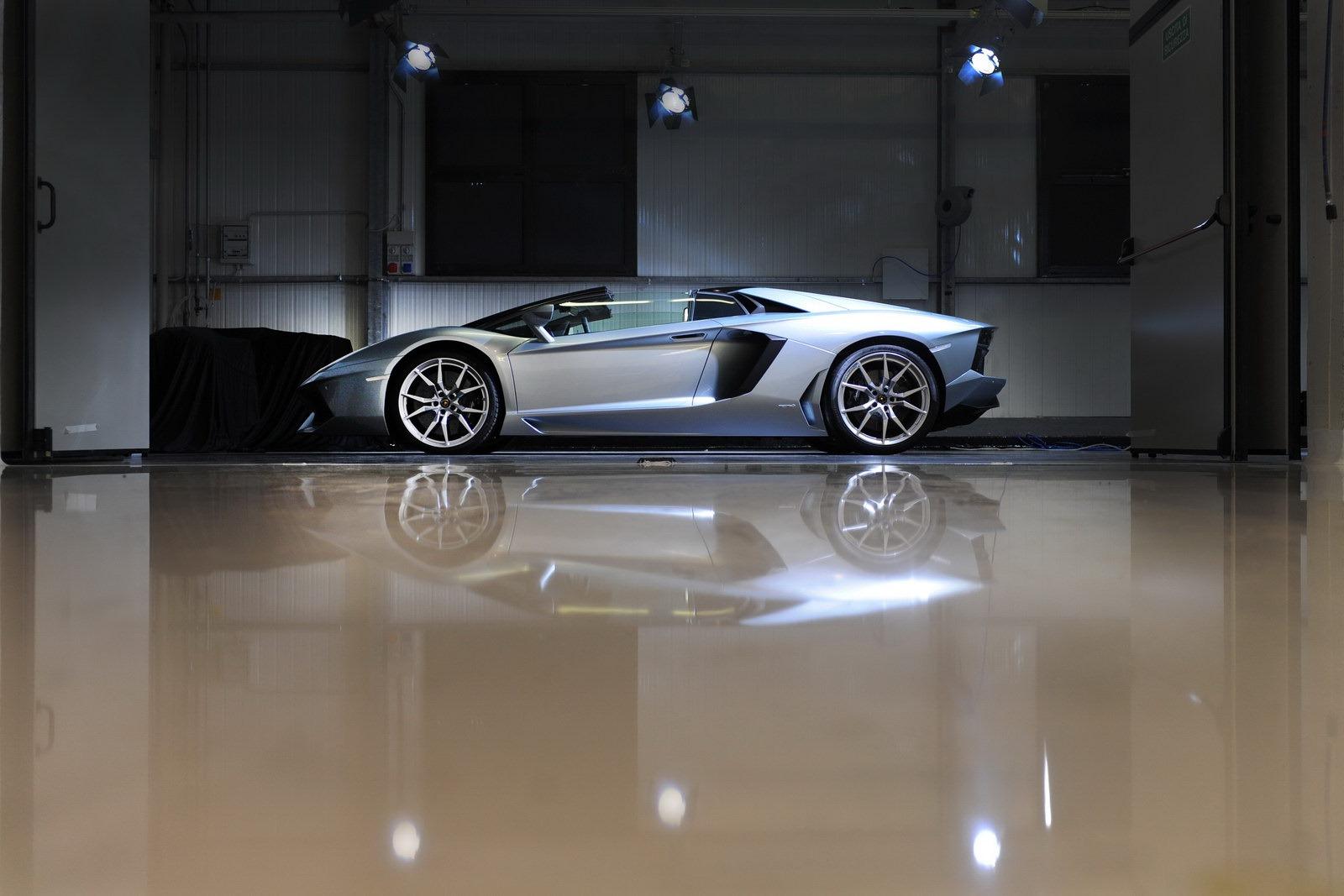 Lamborghini Aventador LP700-4 Roadster