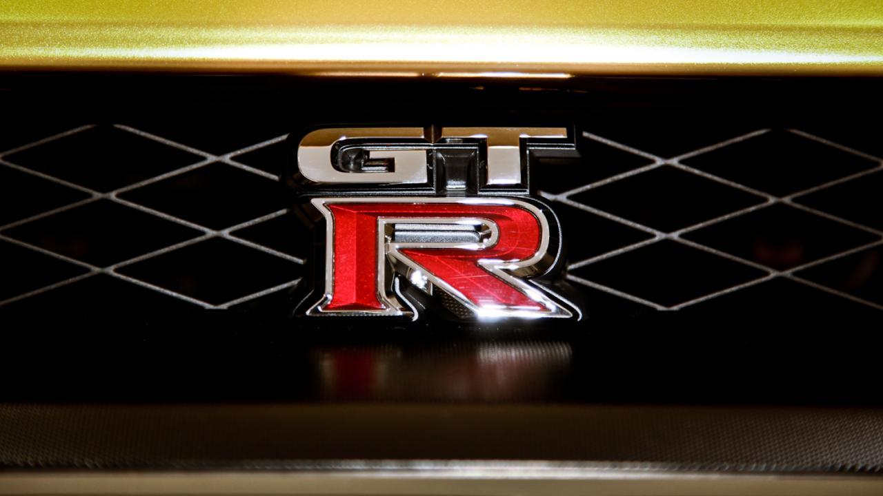 Nissan GT-R Bolt Gold