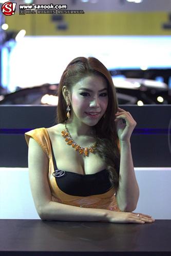 พริตตี้ FAST AUTO SHOW  2013