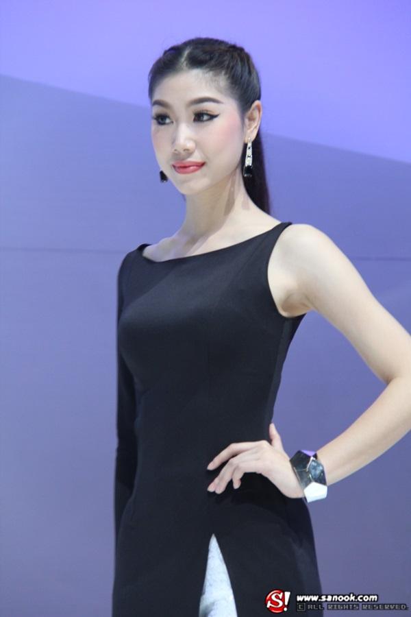 พริตตี้ MERCEDES BENZ Motor Expo 2013