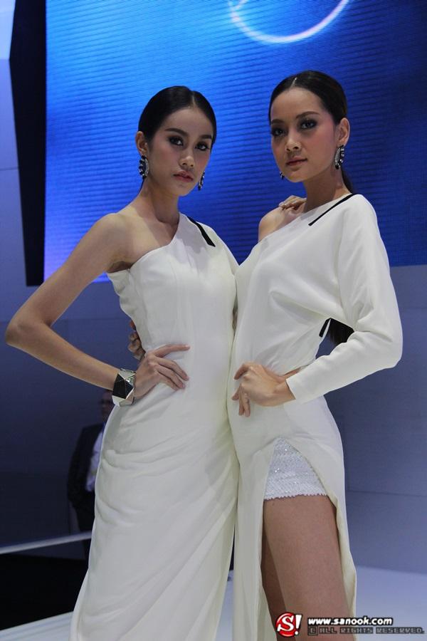 พริตตี้ MERCEDES BENZ Motor Expo 2013