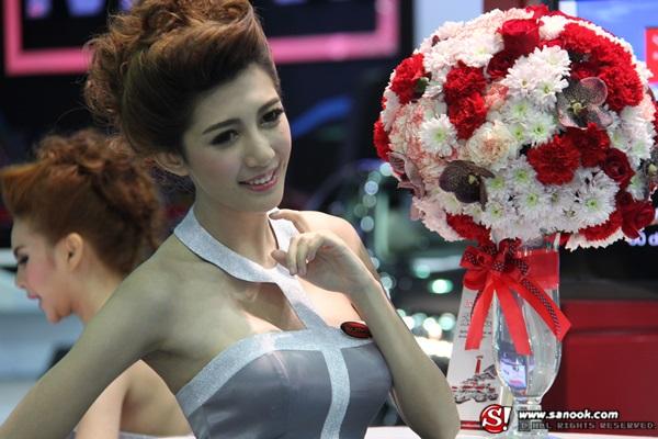 พริตตี้ TOYOTA SURE Motor Expo 2013