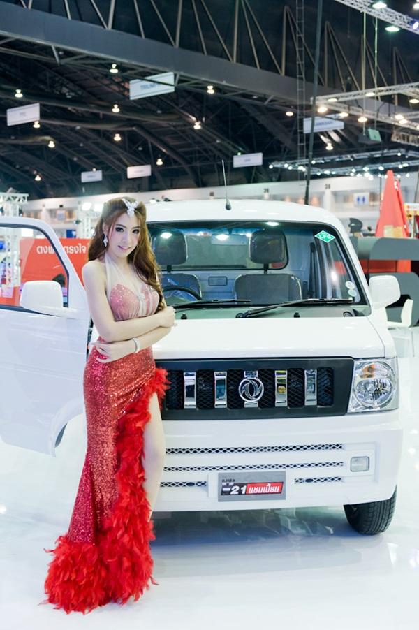 พริตตี้ DFSK Motor Expo 2013