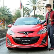 เจมส์ มาร์ Mazda2 Sports