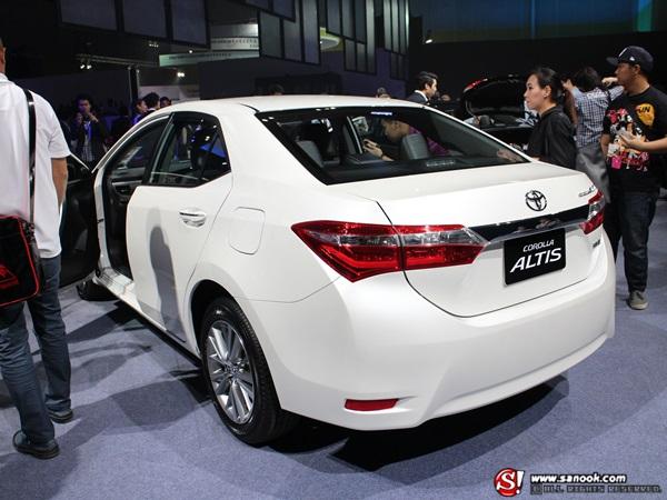 Toyota Altis 2014