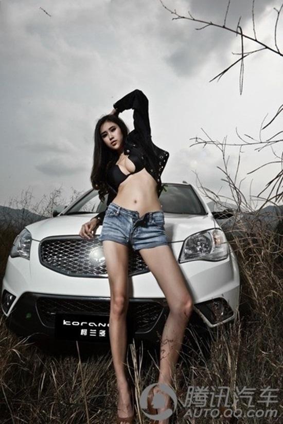 พริตตี้กับบราสุดแหวก