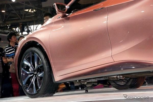 Infiniti Q30