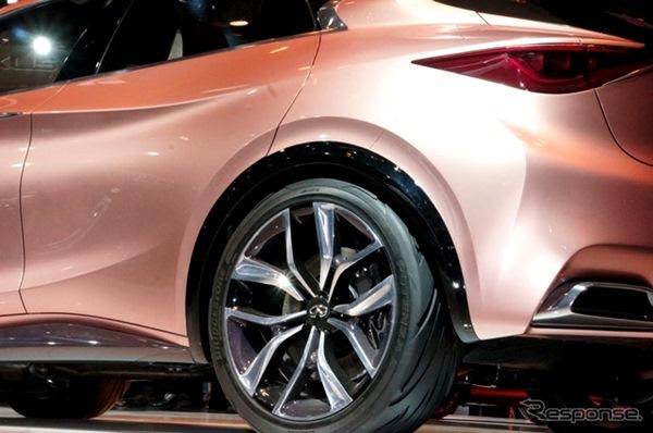 Infiniti Q30