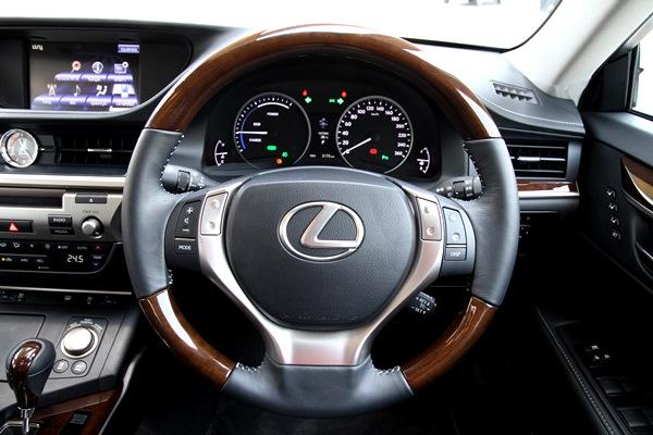 Lexus ES300h