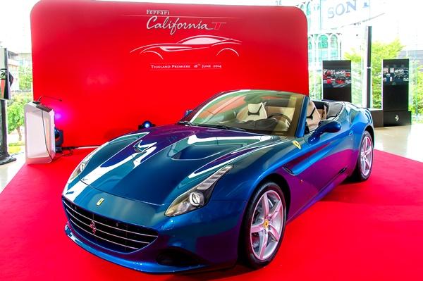 เปิดตัว Ferrari California T