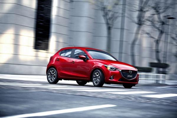 Mazda 2 2015