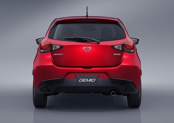 Mazda 2 2015