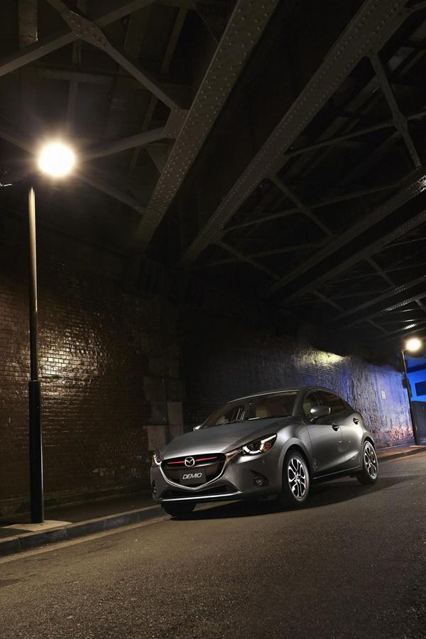 Mazda 2 2015