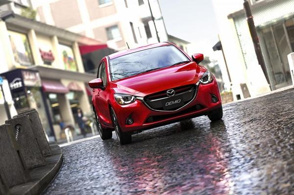 Mazda 2 2015