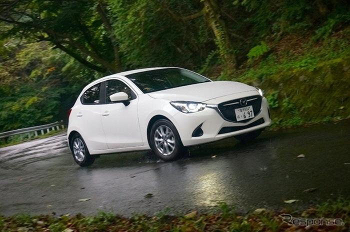 Mazda 2 2015