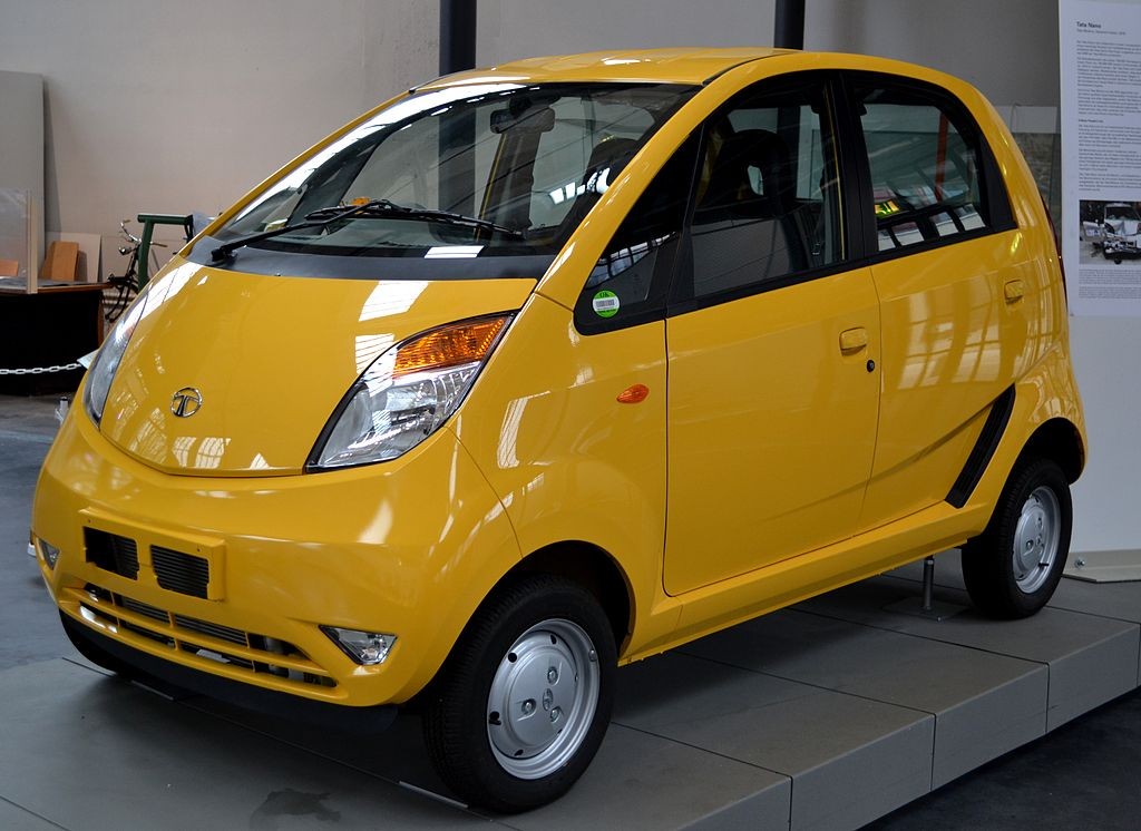 1024px-Tata_Nano_im_Verkehrszentrum_des_Deutschen_Museums