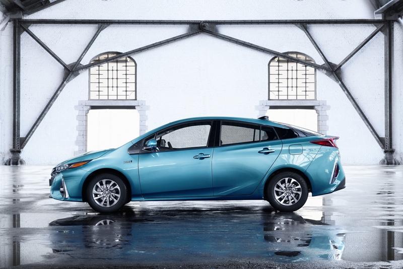 2017 Toyota Prius PHV