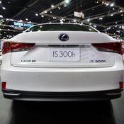 2017 Lexus IS300h