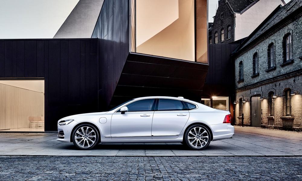 Volvo S90 T8 Twin Engine AWD 2017