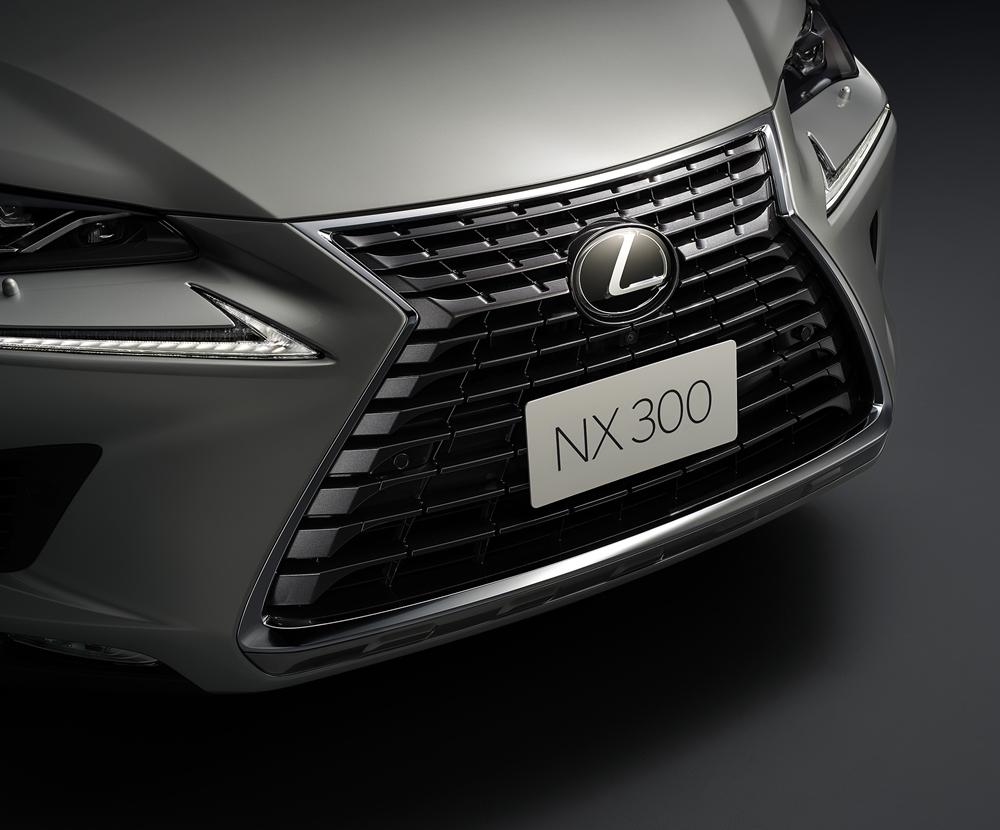 Lexus NX300 และ NX300h 2018 