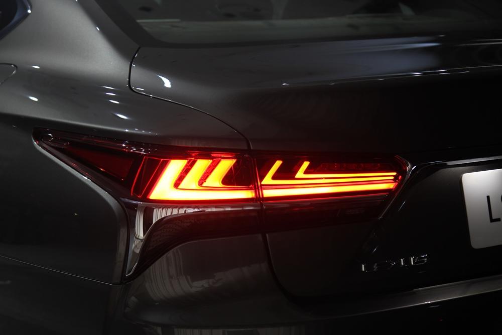 Lexus LS 2018 