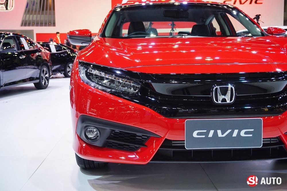 Honda Civic 2018 สีแดง Rallye Red