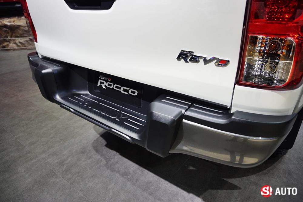 Toyota Revo Rocco 2018