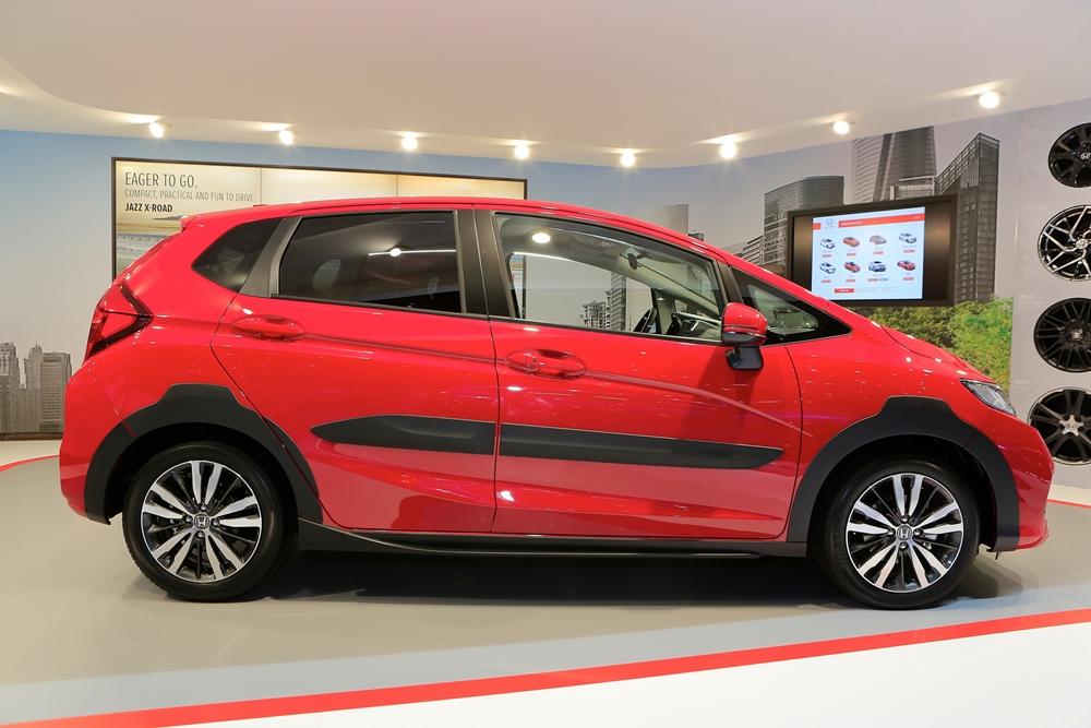 Honda Jazz X-Road 2018 / Credit: Carscoops