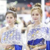 พริตตี้ชุดไทยในงานมอเตอร์โชว์ 2018