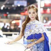 พริตตี้ชุดไทยในงานมอเตอร์โชว์ 2018