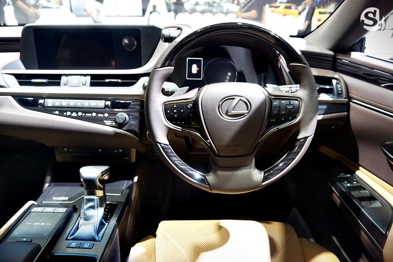 บูธรถ LEXUS ในงาน Motor Expo 2018