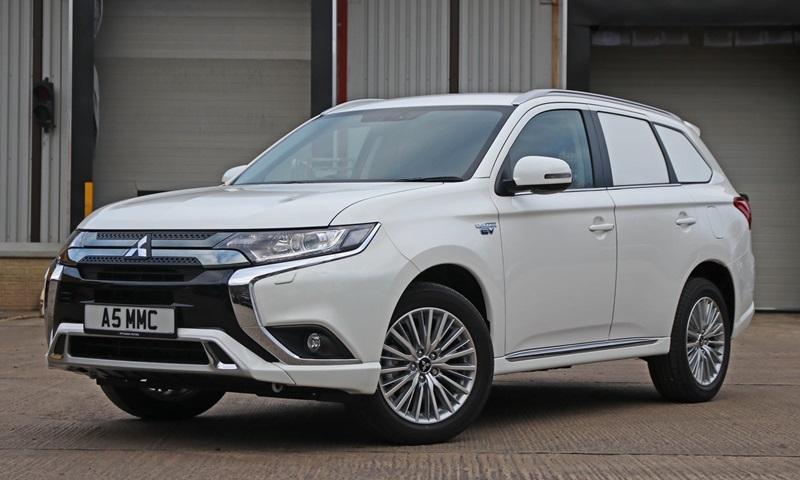 Mitsubishi Outlander PHEV Commercial 2019