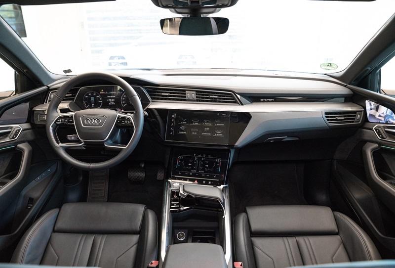 Audi e-tron 55 quattro 2019