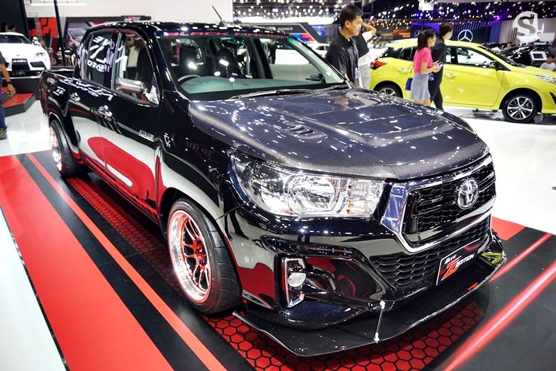 Toyota Hilux Revo Z Edition Black Mamba 2019